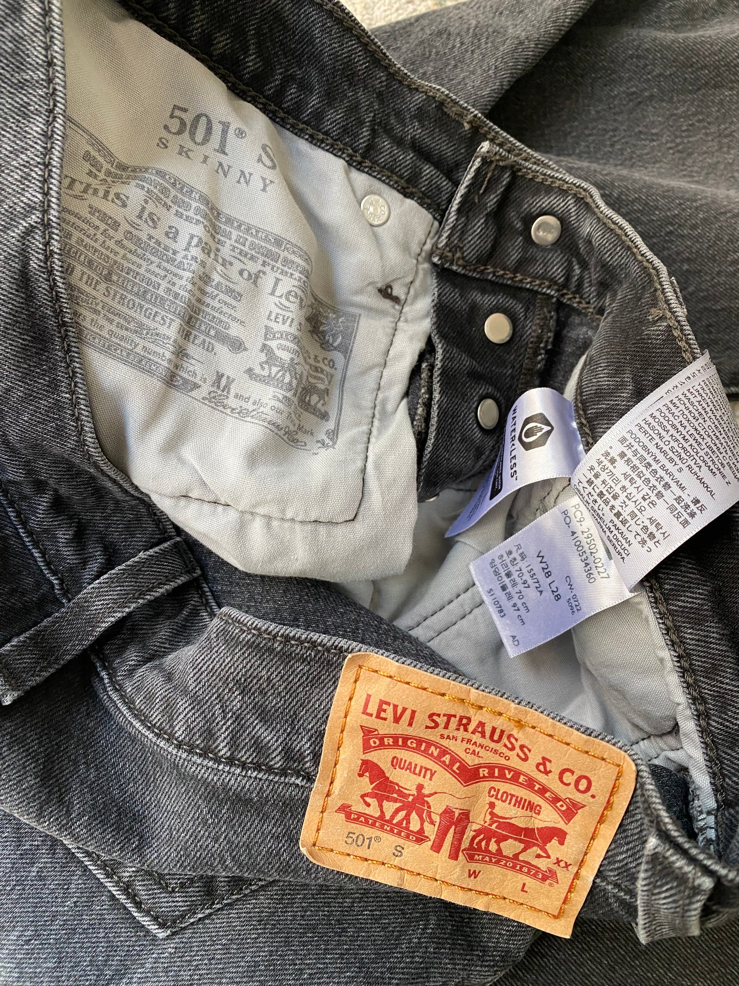 Levi’s 501 Jeans (W28 L28)