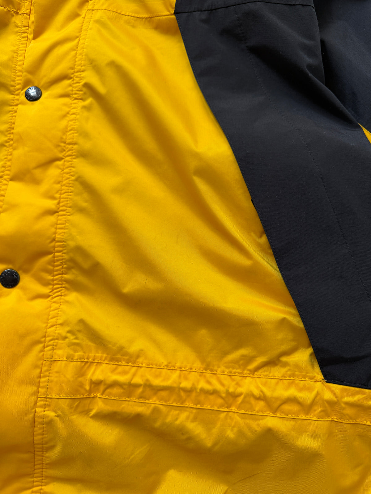 Vintage 90s The North Face Mountain Light GORE-TEX Jacket – Yellow/Black (L)