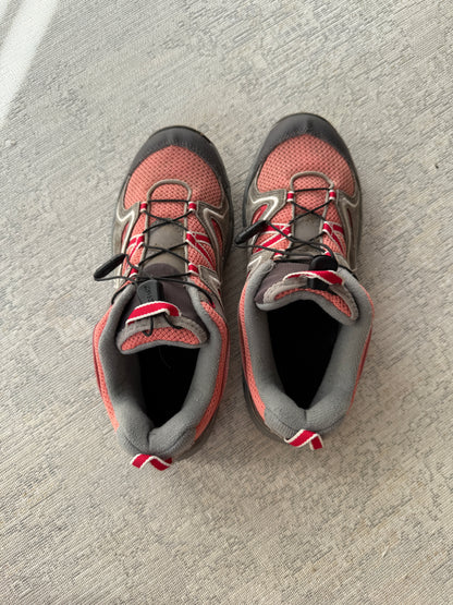 Salomon Outdoor Trail Shoes (Women’s 38 2/3)