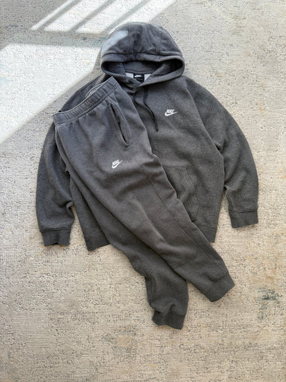 Nike Club Fleece Joggers & Hoodie (L)