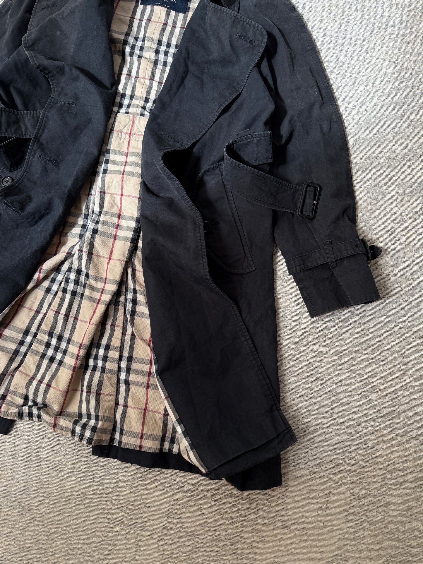 Burberry Vintage Classic Trench Coat – Nova Check Lining (Made in England)-(Women’s M)