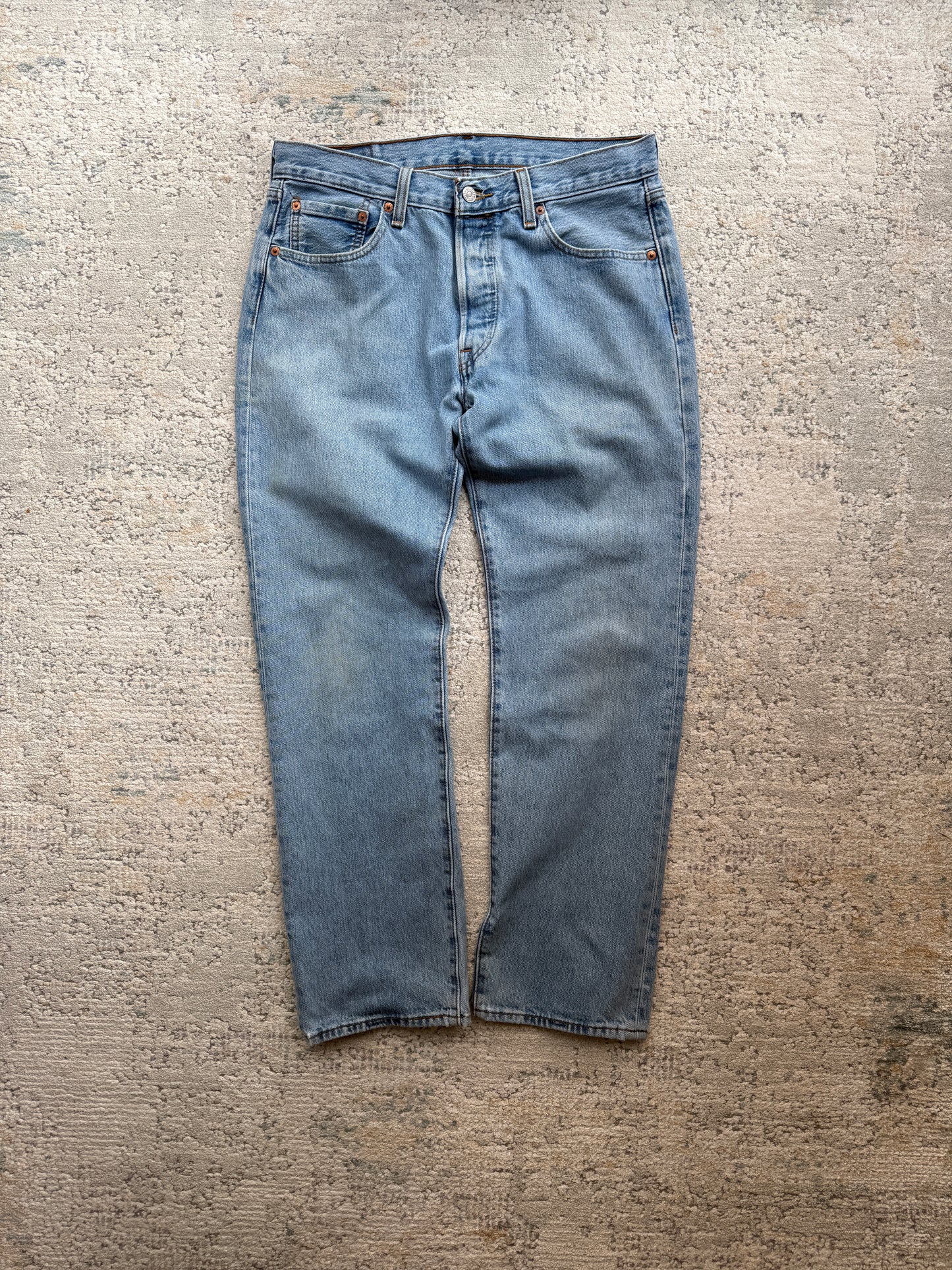 Levi’s 501 Washed Blue Jeans (W32 L30)
