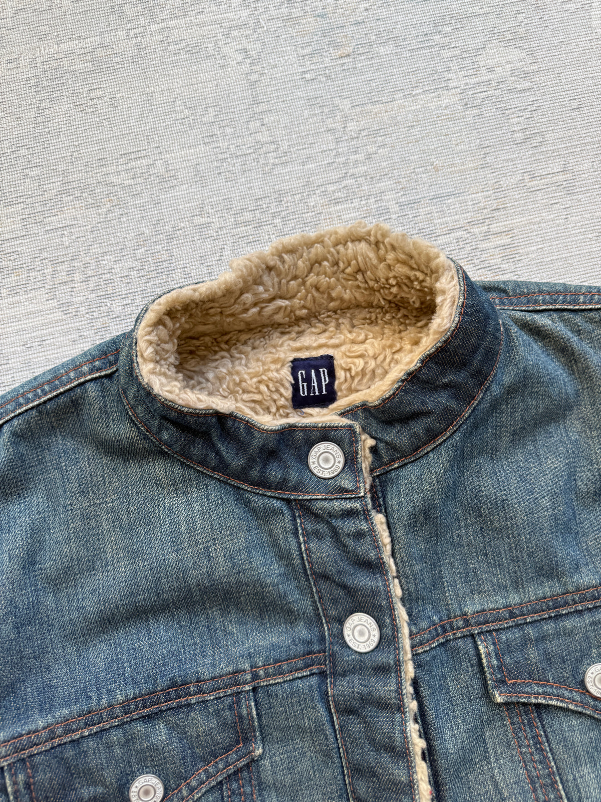 GAP Sherpa-Lined Denim Jacket (M)