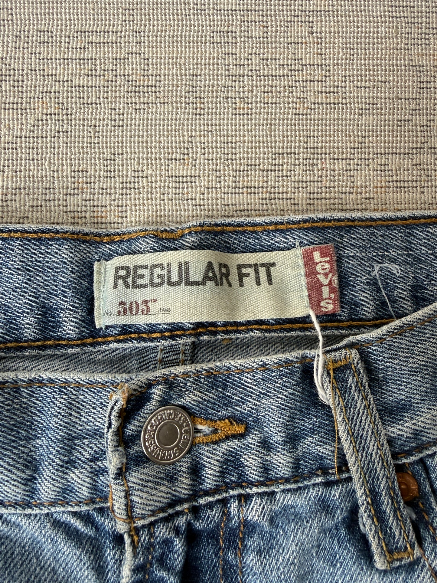 Levi’s 505 Regular Fit Jeans (W33 L32)
