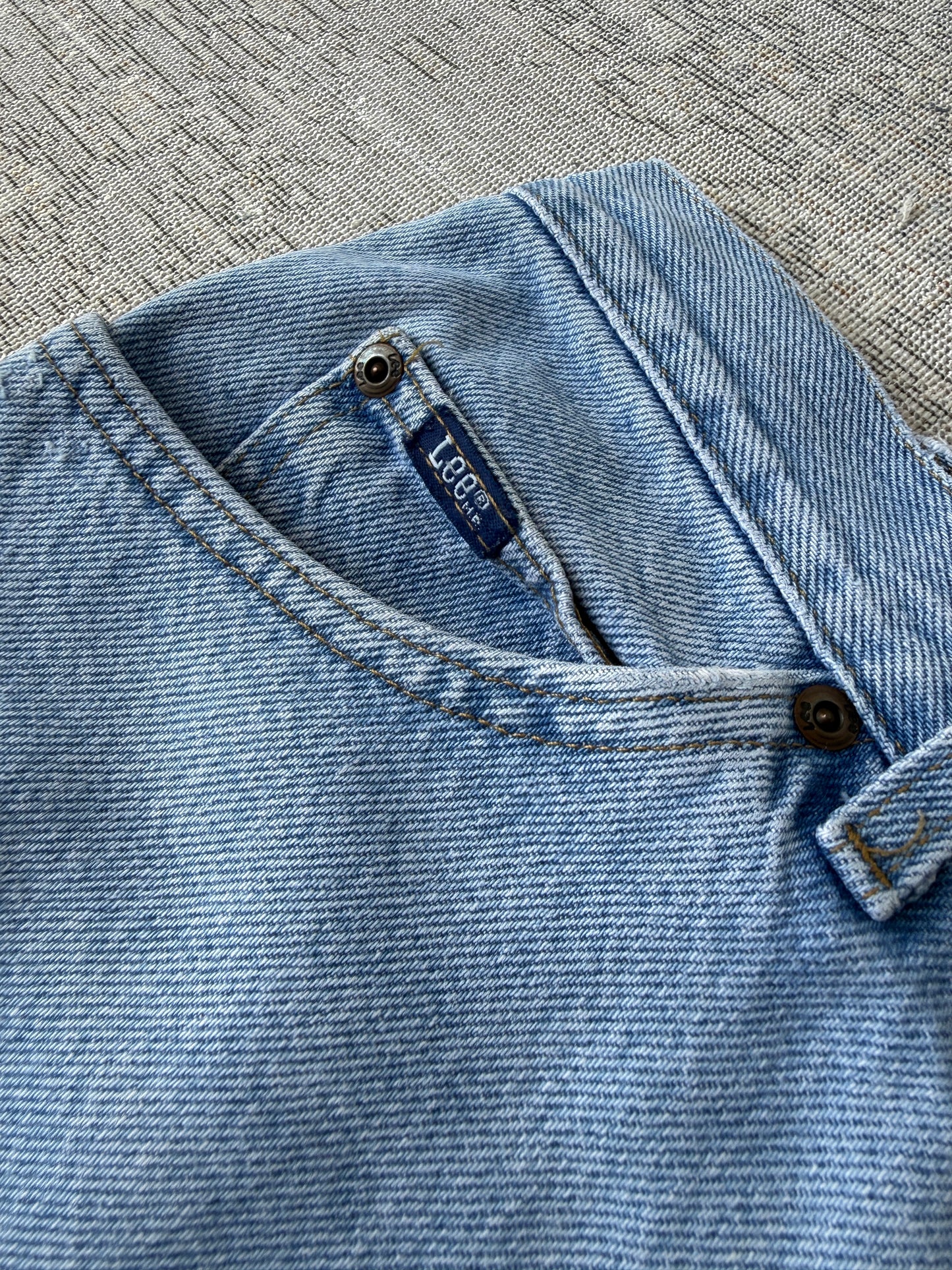 Lee Classic Straight Jeans (Women’s M)