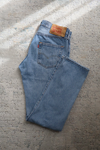 Levi’s 501 Washed Blue Jeans (W30 L30)