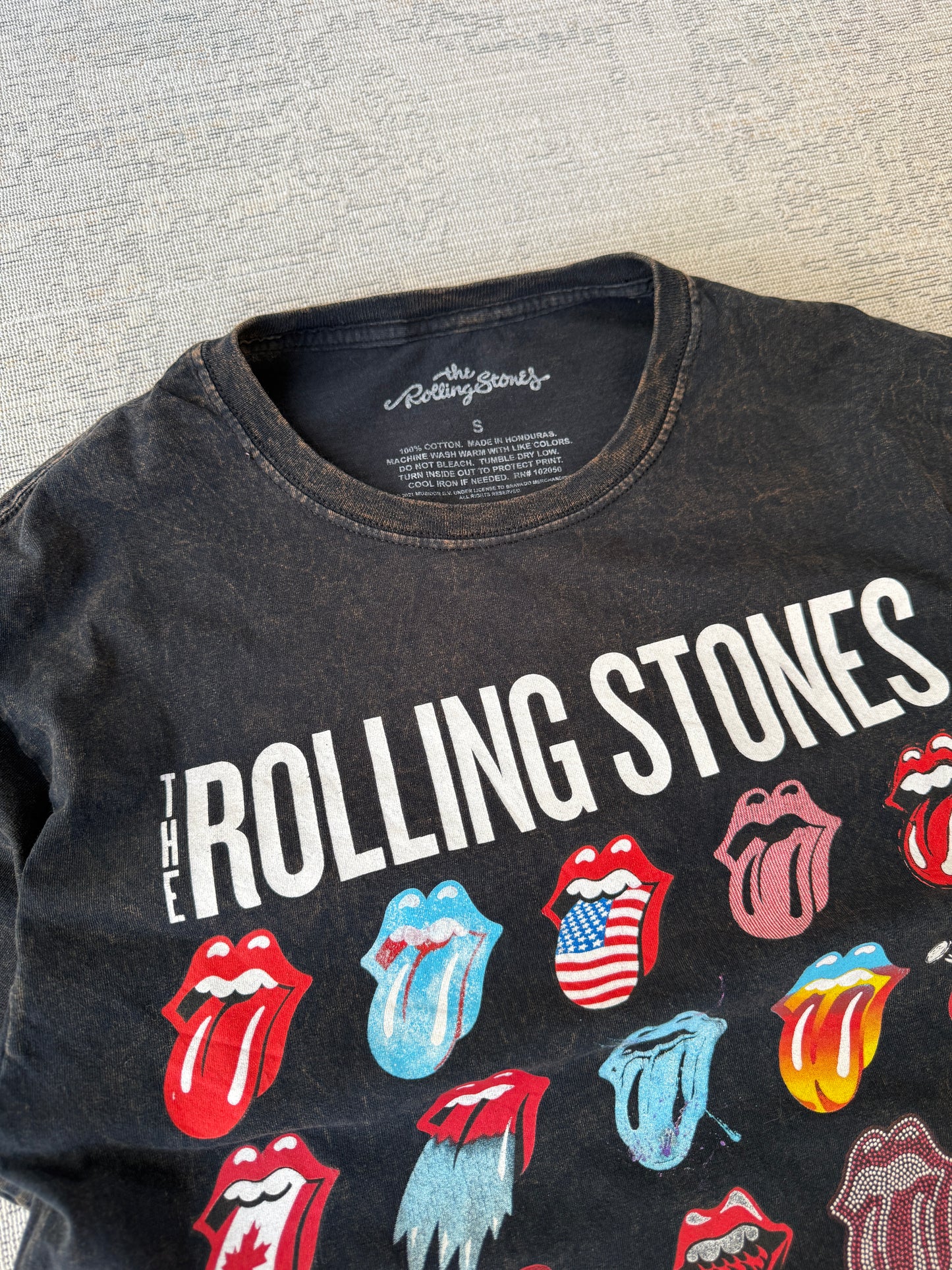 Rolling Stone Multi Tongue Logo Tee (Women’s S)