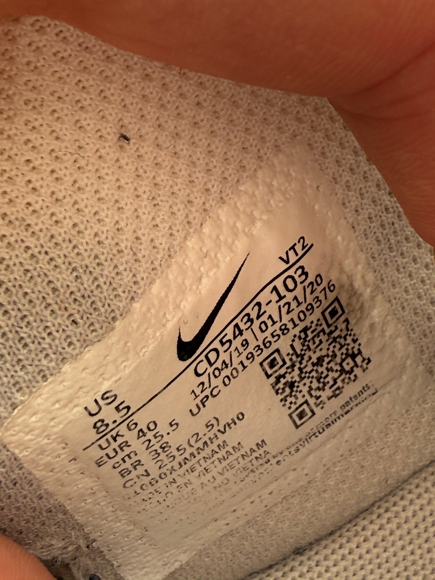 Nike Air Max Excee (Women’s 40)