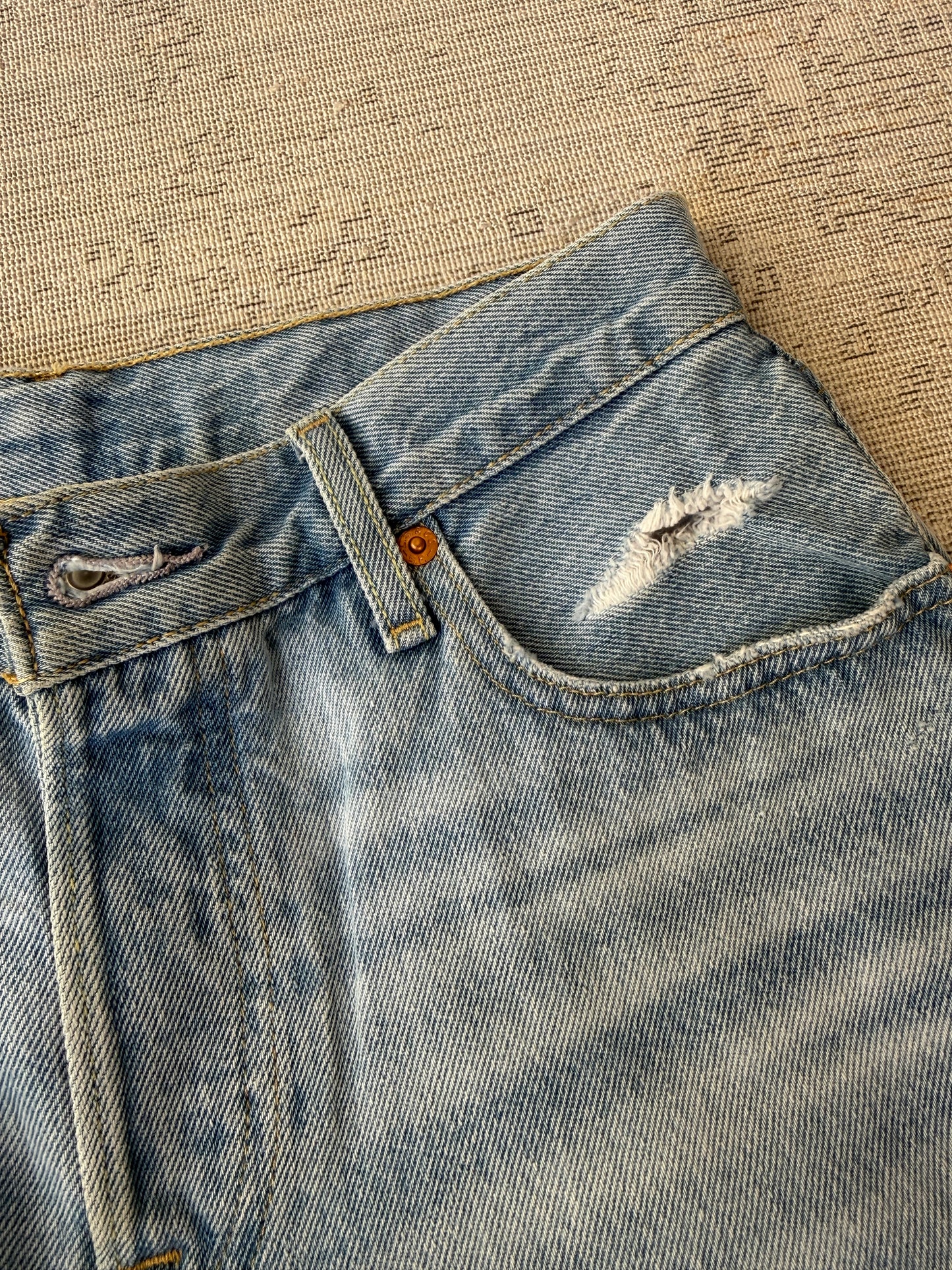 Levi’s 501 90’s Retro Style Shorts (Women’s S)
