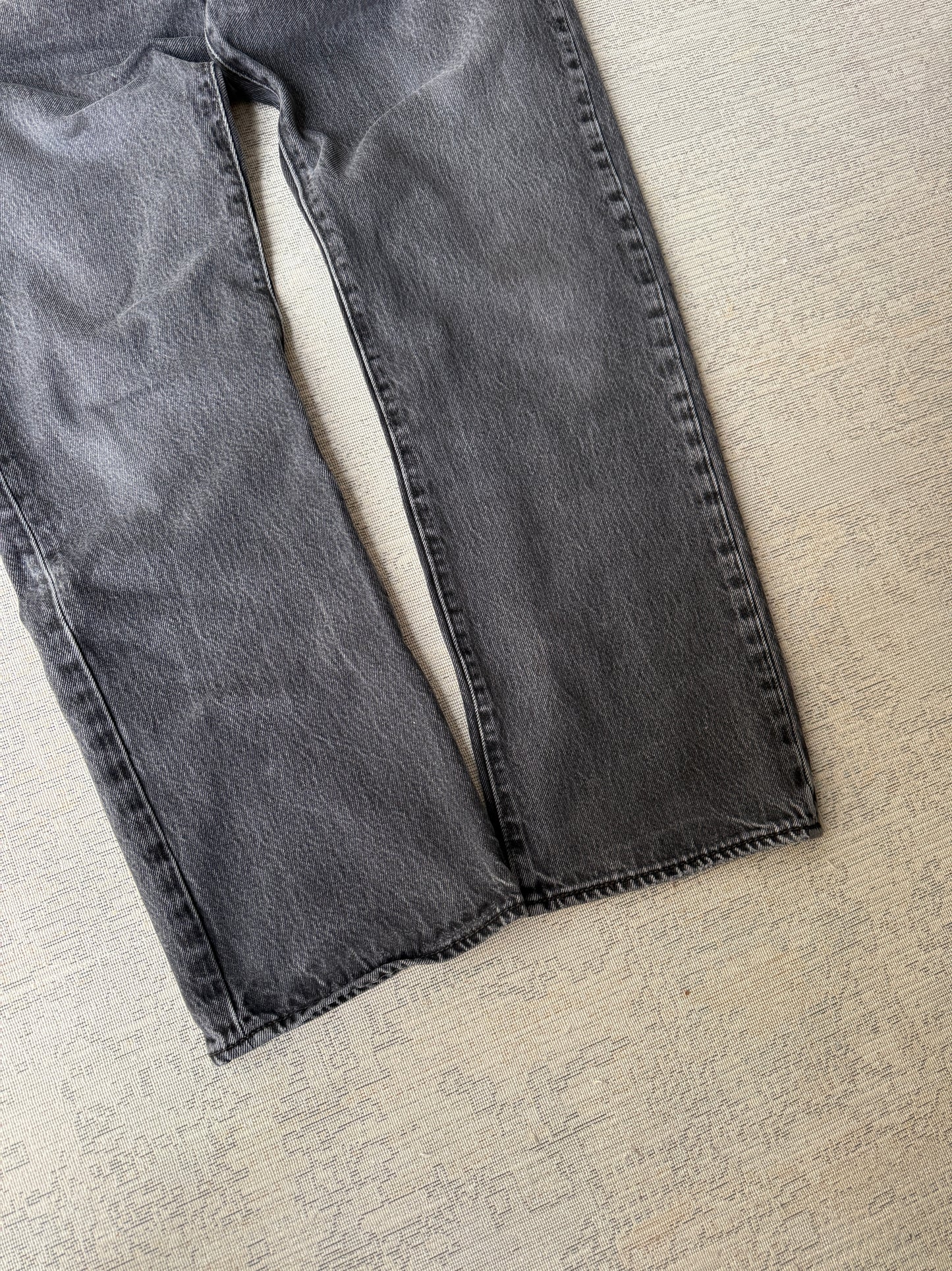 Levi’s 501 Faded Gray Jeans (W36 W30)