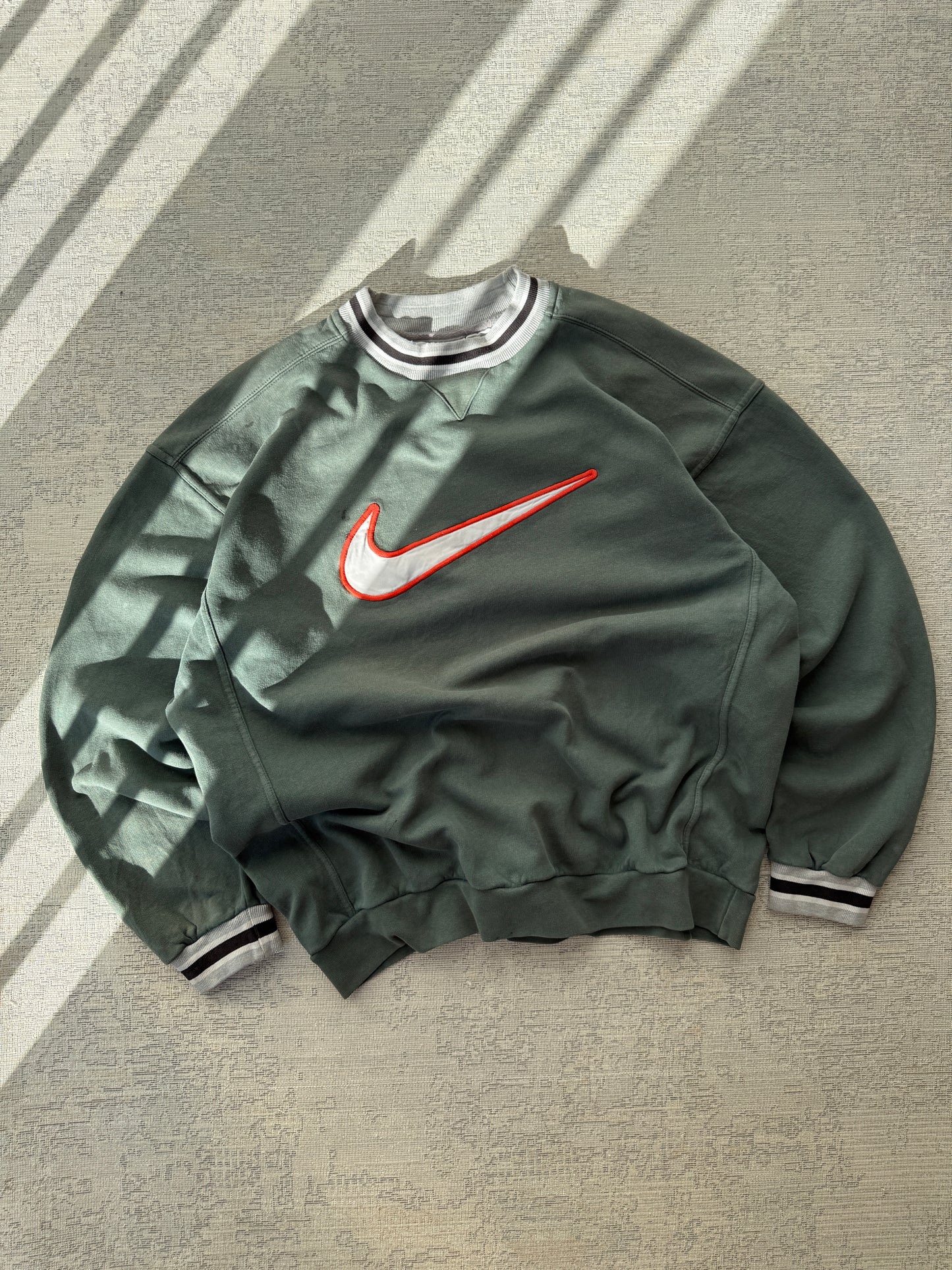 Nike 2000’s Vintage Sweater (L)