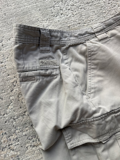 Columbia Cargo Shorts (W34)