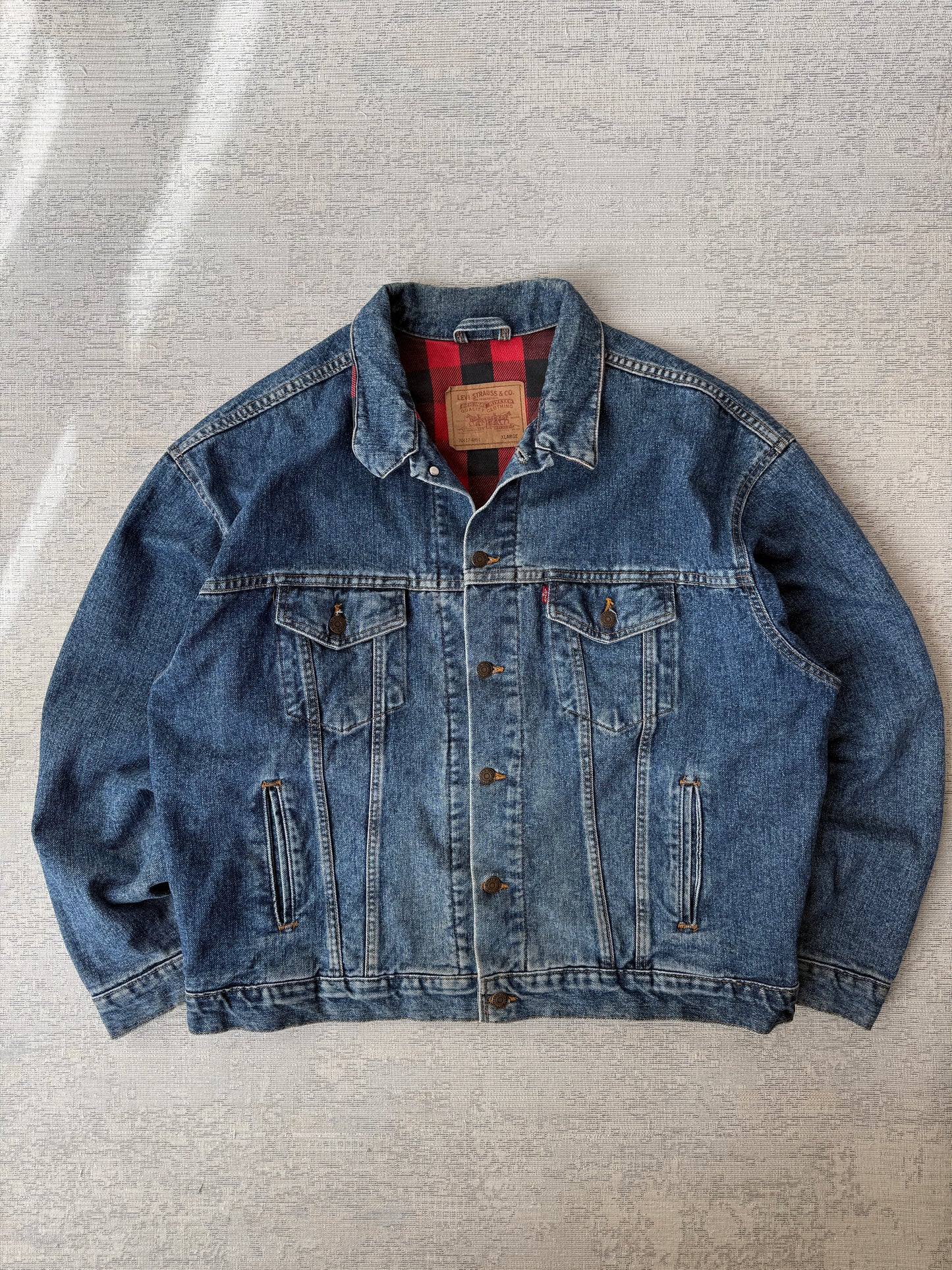 Vintage Levi’s Denim Jacket Made In US (XL)