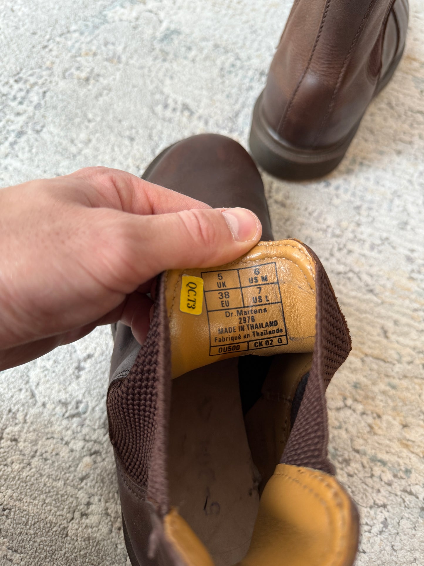 Dr Martens Chelsea Boot in Crazy Horse (38)