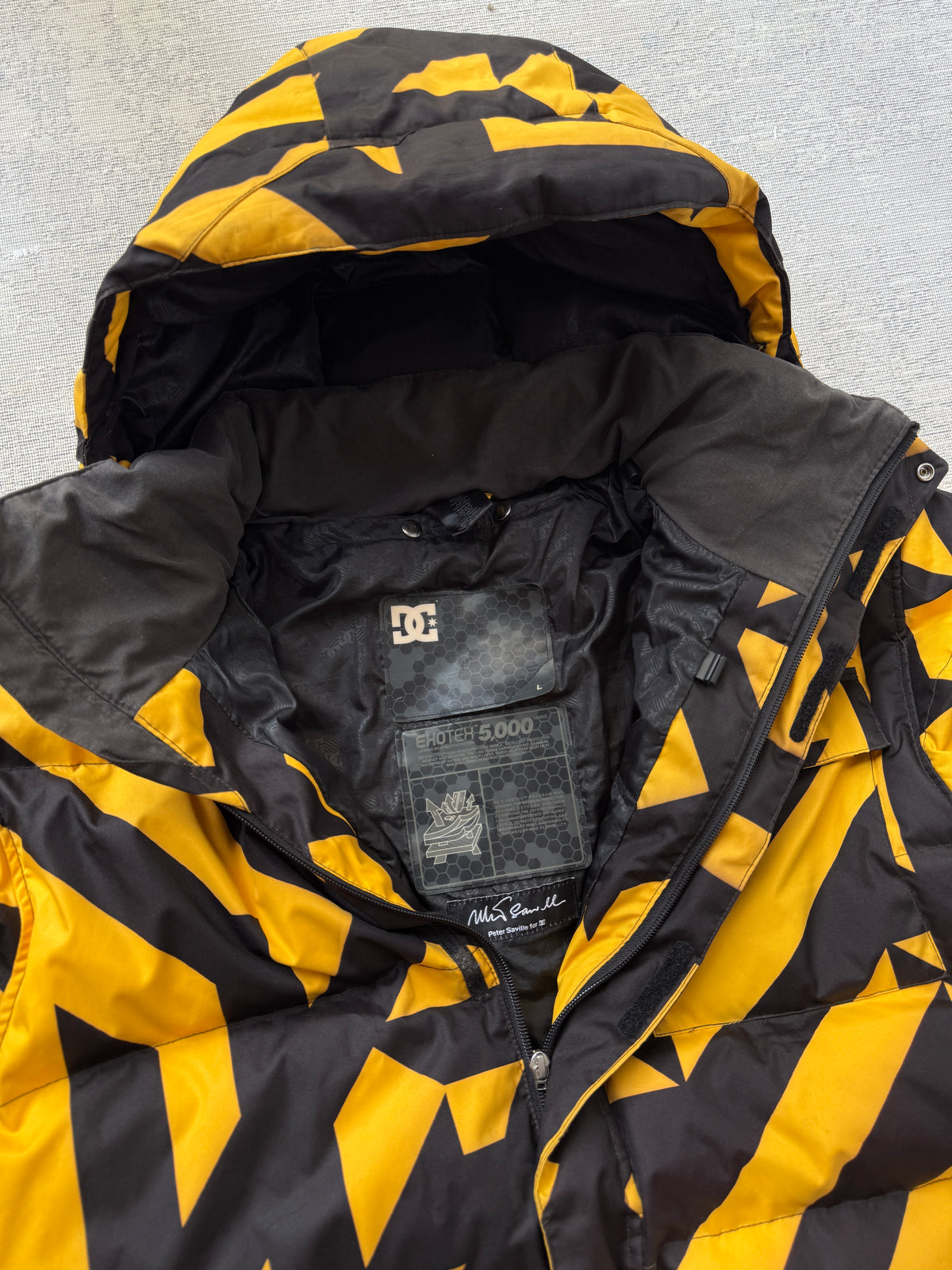 DC x Peter Saville 2009 Artist Projects Snowboard Jacket (L)