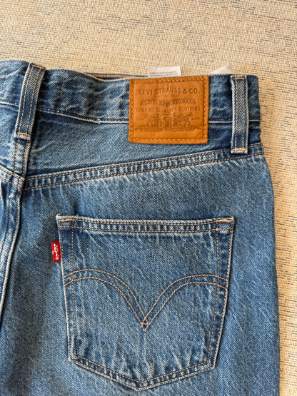 Levi’s High Loose Taper Jeans (Women’s W29)