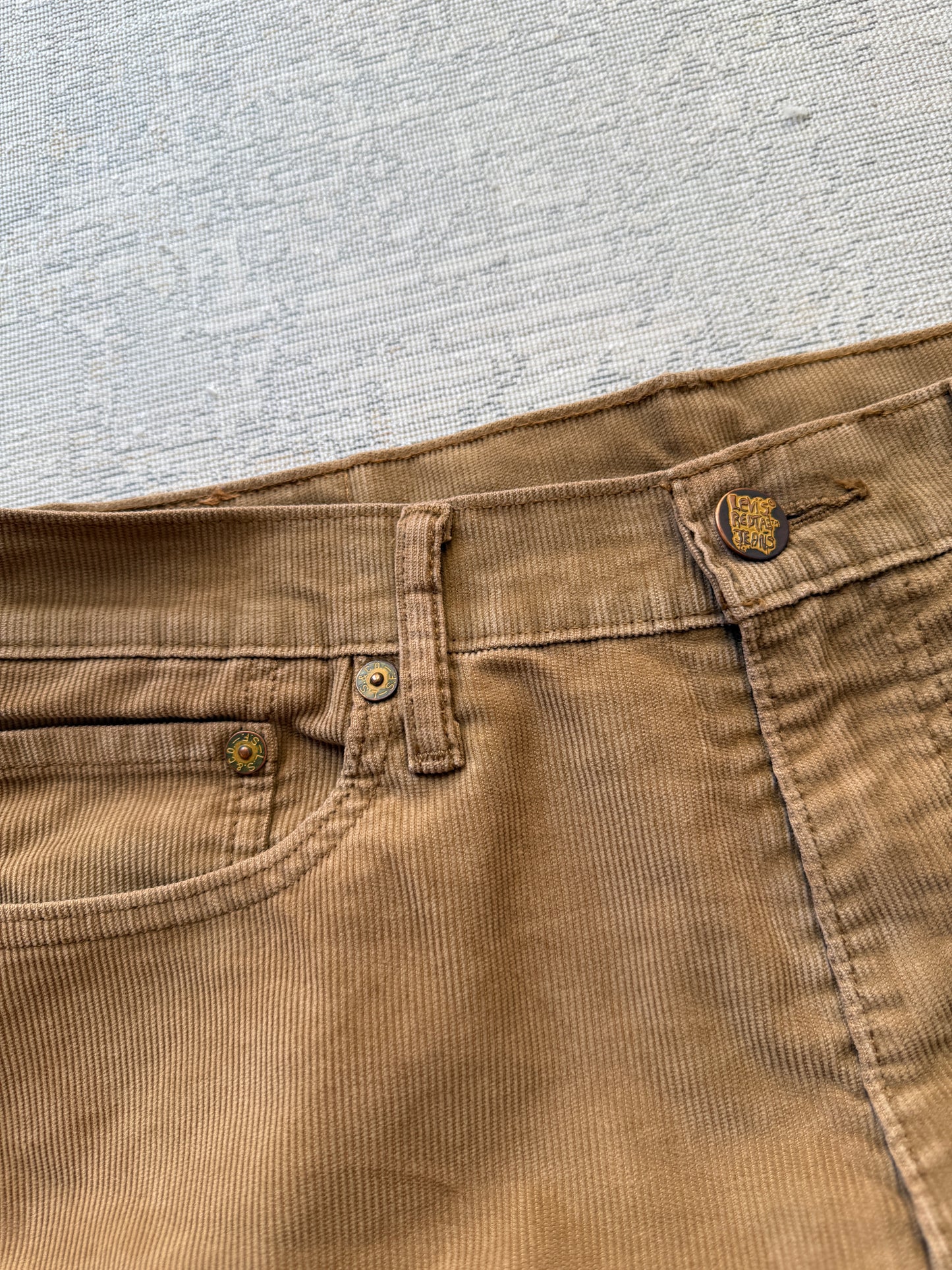 Levi’s 514 Corduroy Pant (W34 L34)