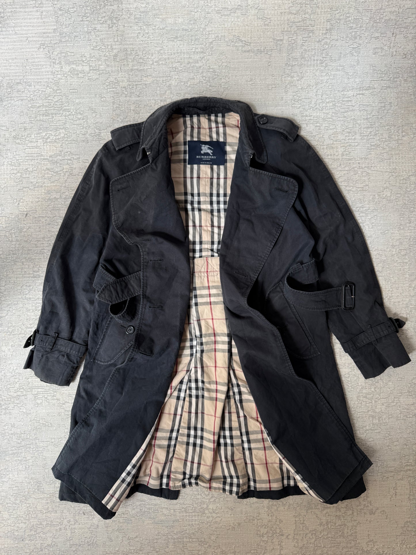 Burberry Vintage Classic Trench Coat – Nova Check Lining (Made in England)-(Women’s M)