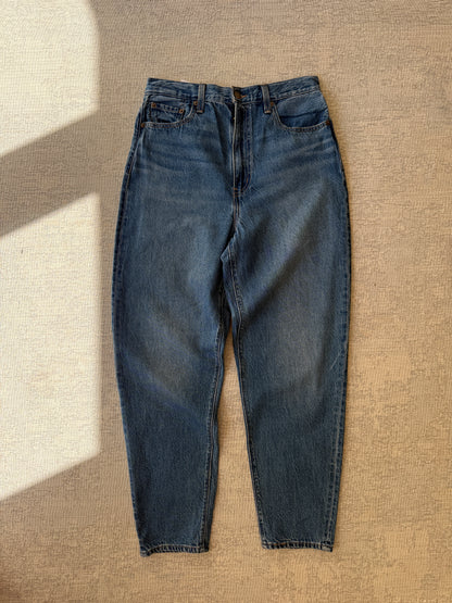 Levi’s High Loose Taper Jeans (Women’s W29)