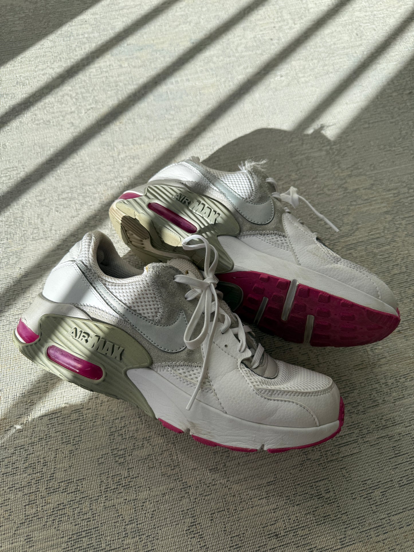 Nike Air Max Excee (Women’s 40)