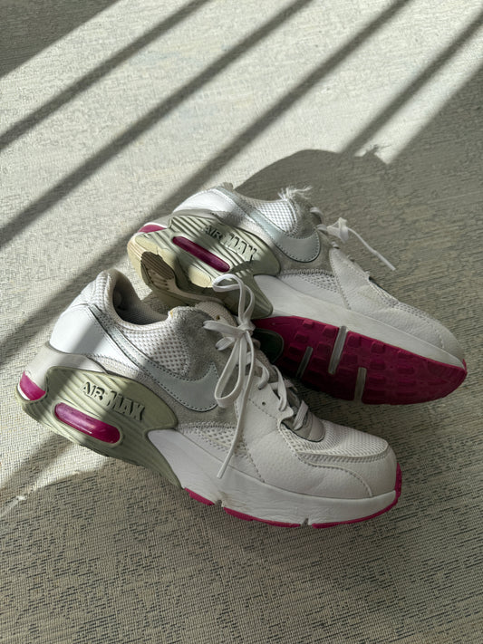 Nike Air Max Excee (Women’s 40)