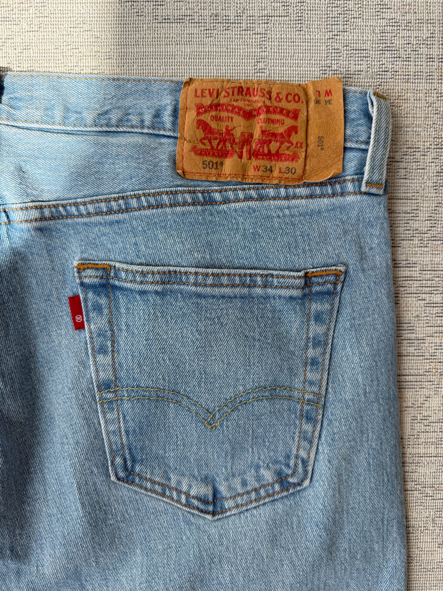Levi’s 501 Washed Blue Jeans (W34 L30)