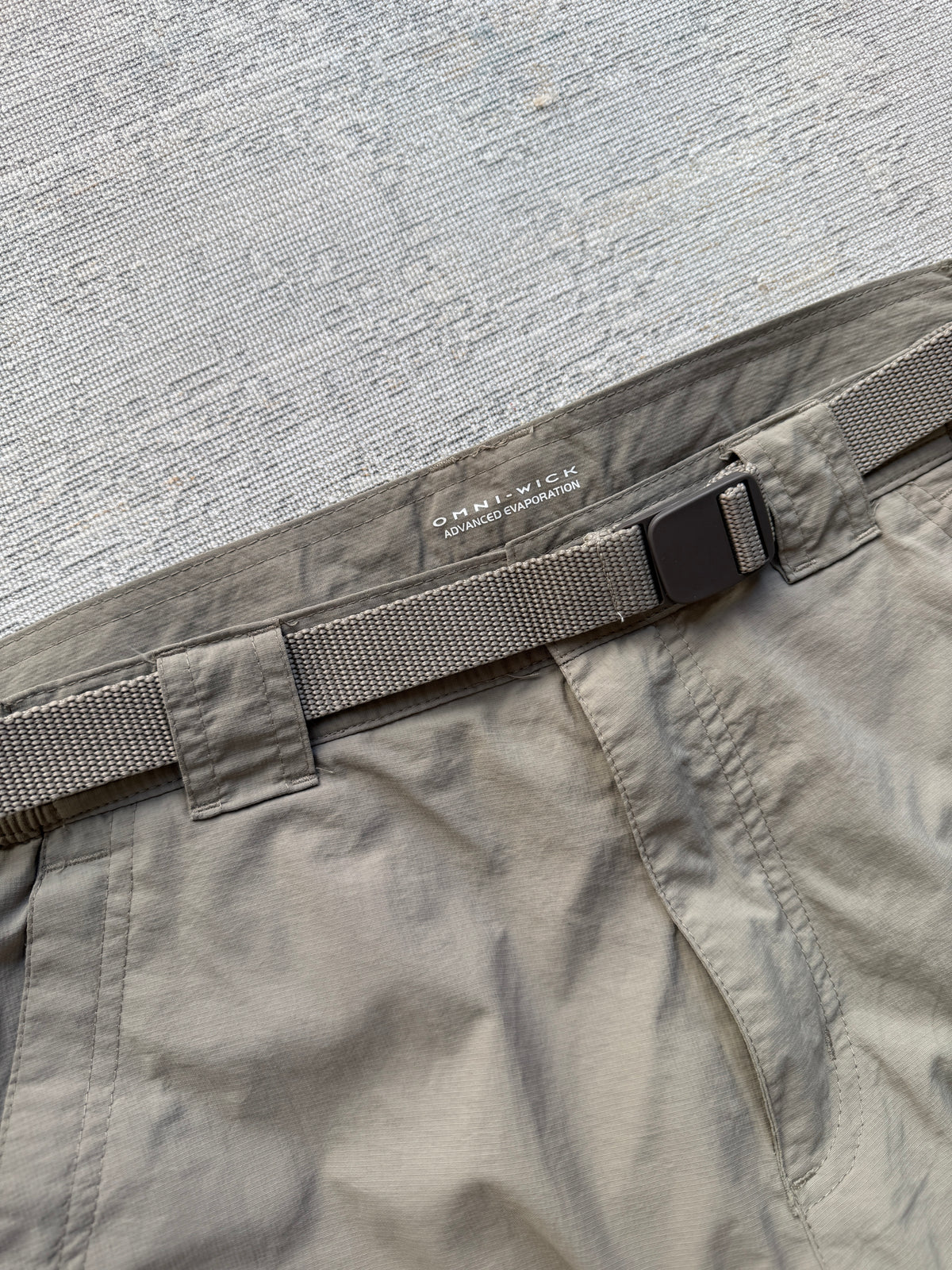 Columbia Silver Ridge Omni-Wick Cargo Shorts – Khaki (M)