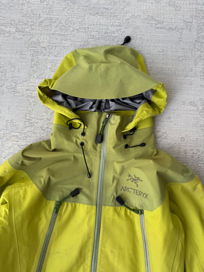 Arc’teryx Gore-Tex XCR Jacket (Women’s XS)