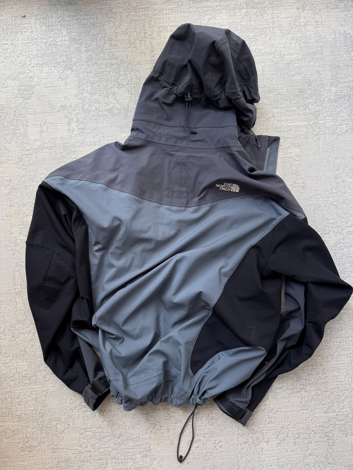 The North Face Summit Series Apex Softshell Jacket – Grey / Black (M)