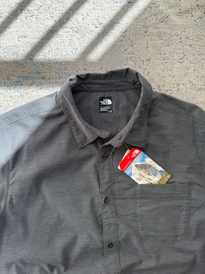 The North Face Short-Sleeve Shirt (L)