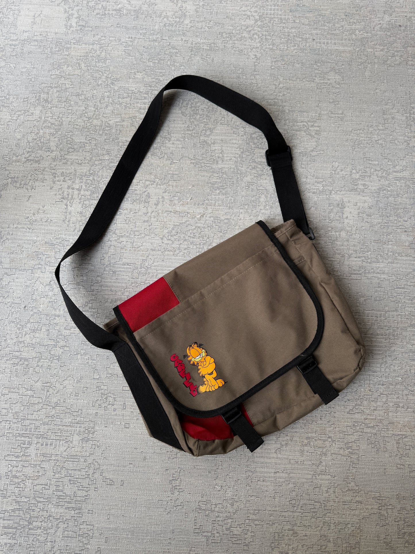 The Garfield Shoulder Bag (OneSize)