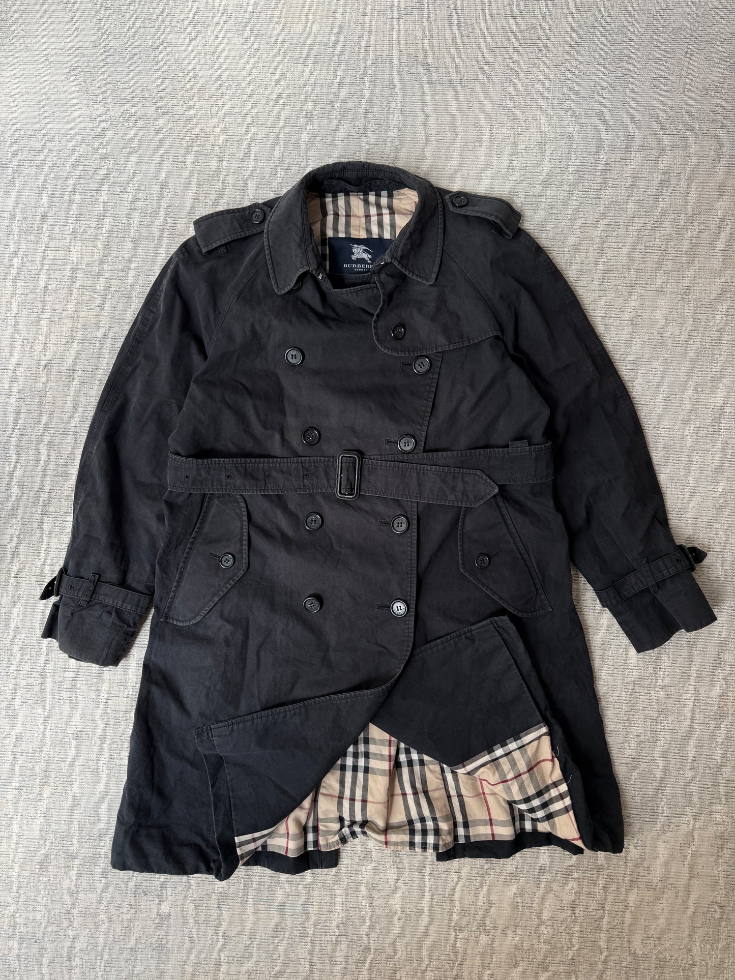 Burberry Vintage Classic Trench Coat – Nova Check Lining (Made in England)-(Women’s M)