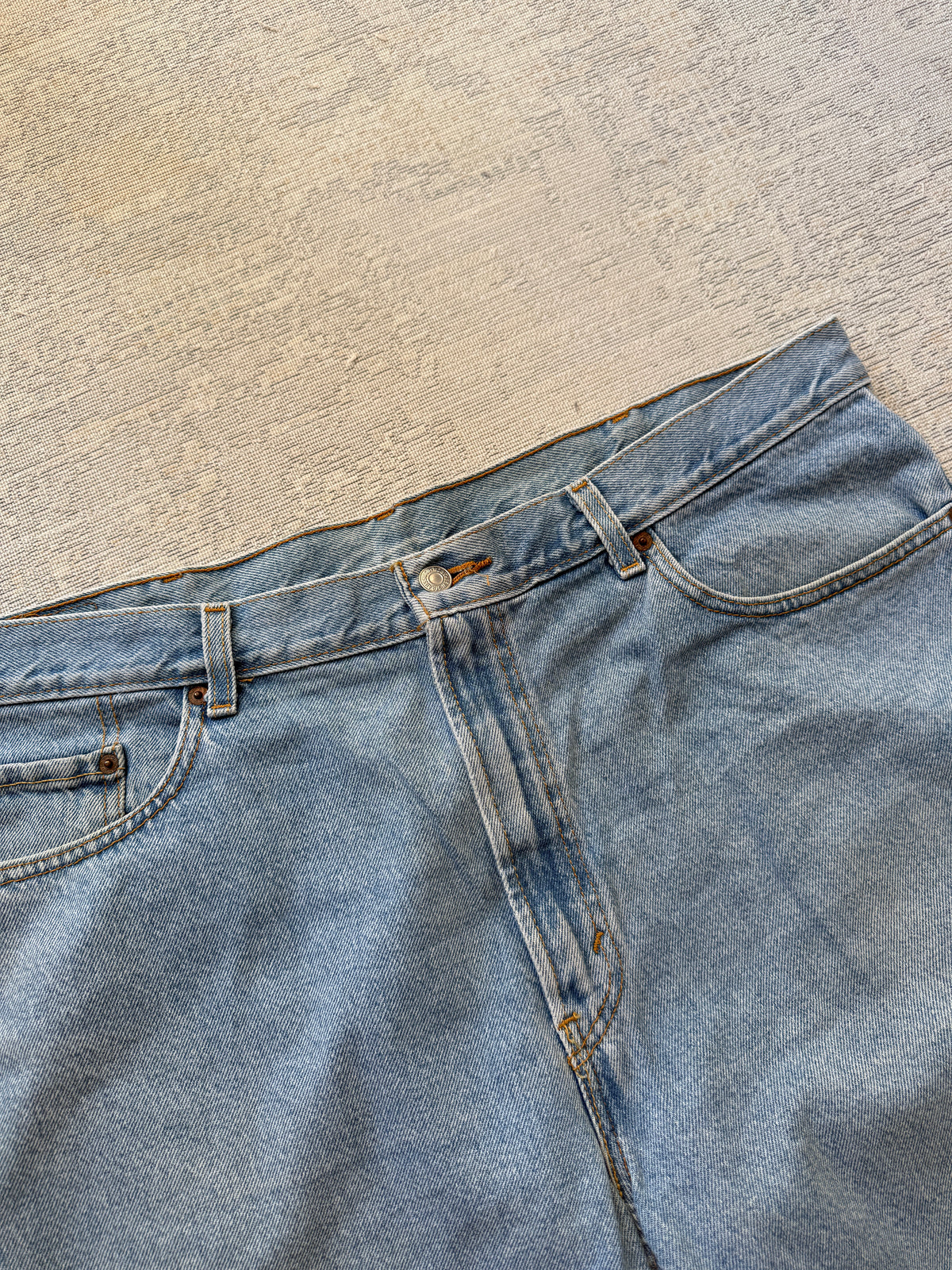 Levi’s 550 Denim Shorts (W40)
