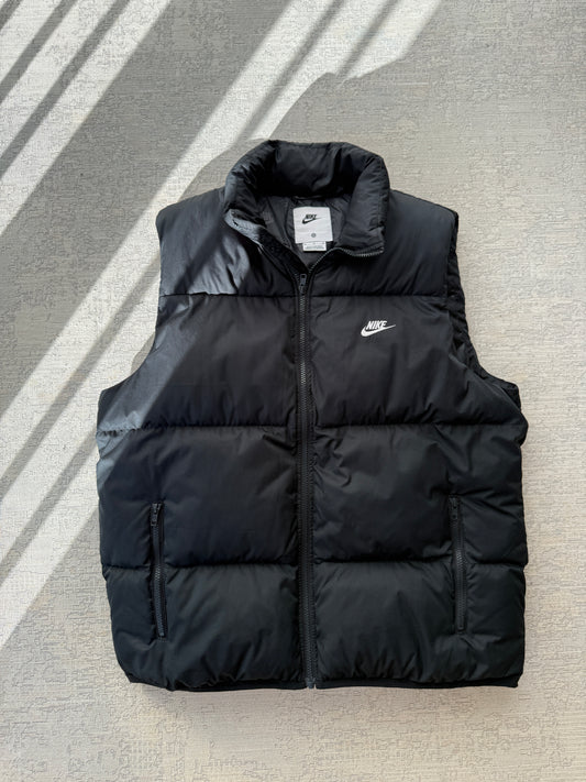 Nike Club Puffer Vest (L)