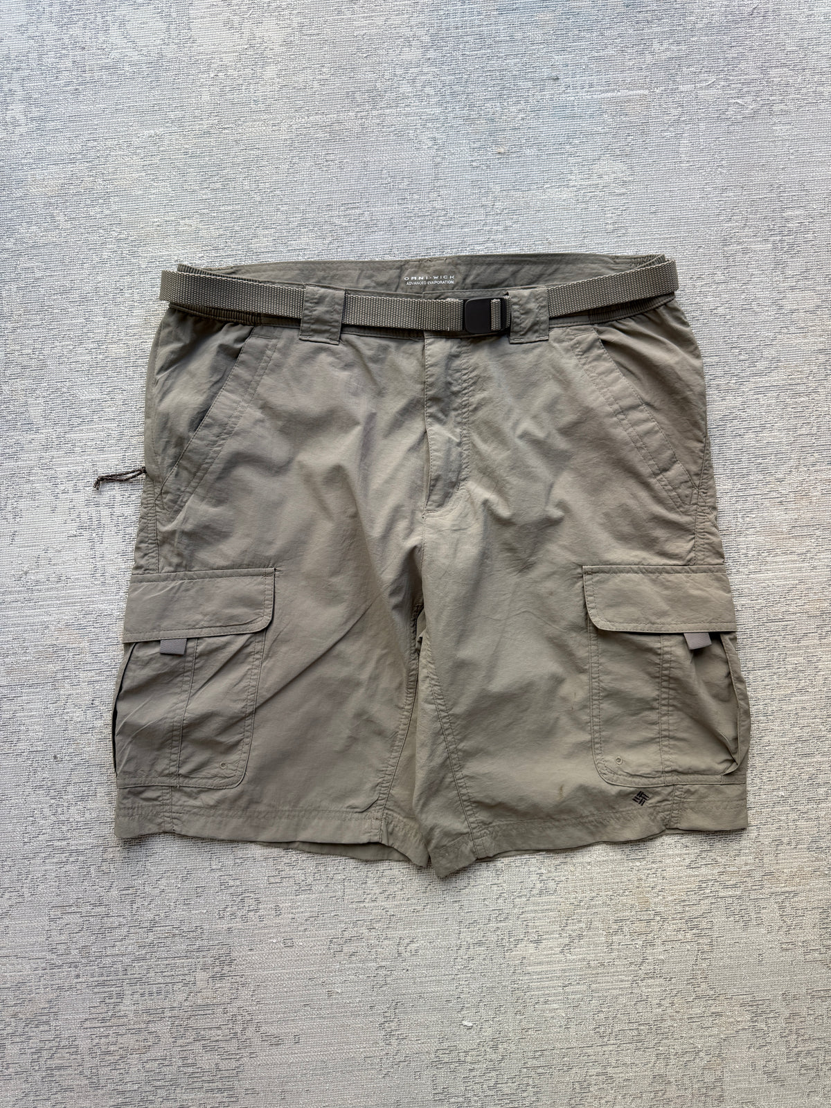 Columbia Silver Ridge Omni-Wick Cargo Shorts – Khaki (M)