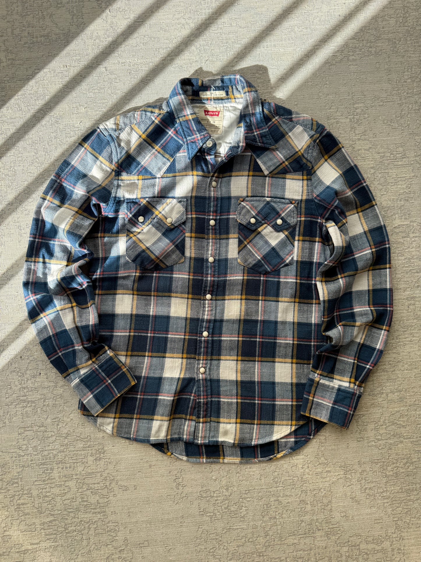 Levi’s Flannel Shirt (Women’s S)