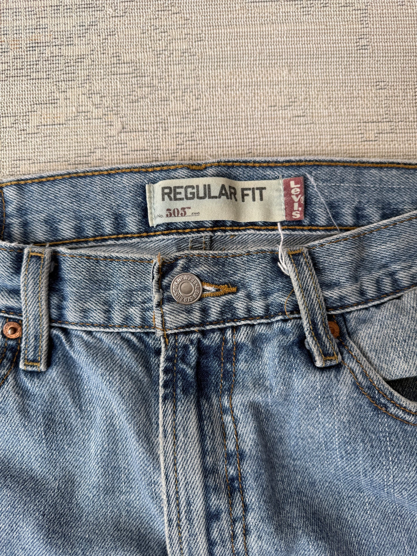 Levi’s 505 Regular Fit Jeans (W34 L32)