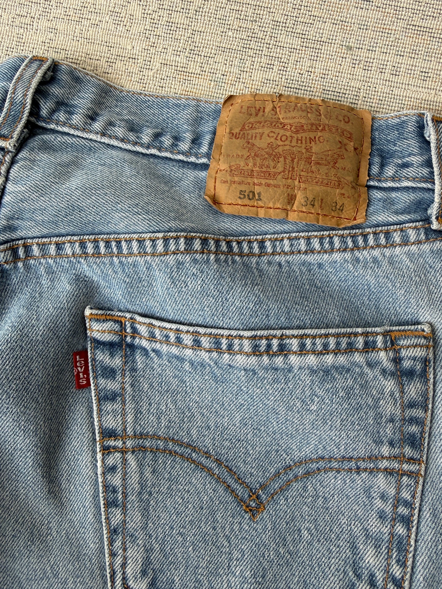 Levi’s 501 Washed Blue Jeans (W34 L34)