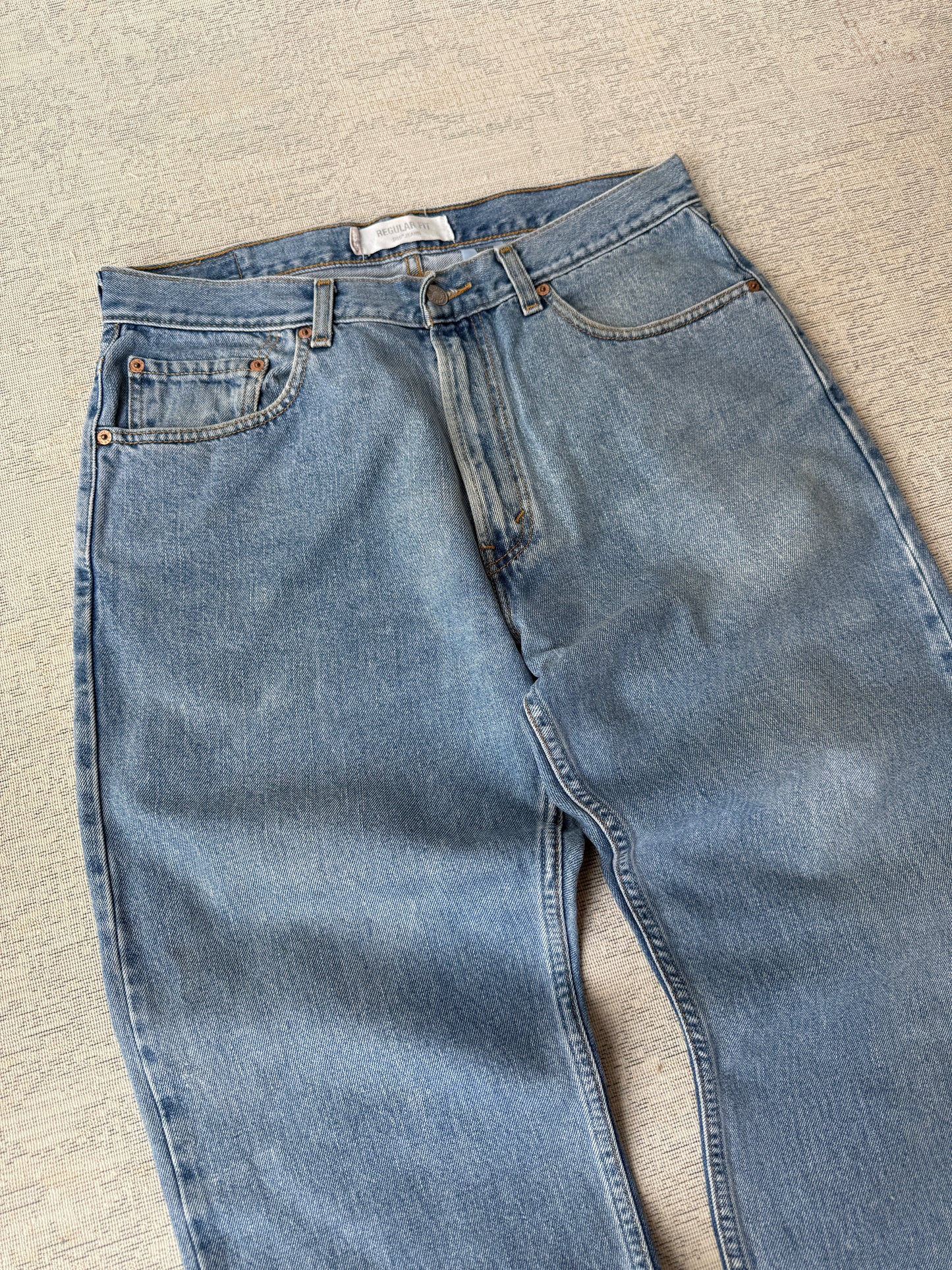 Levi’s 505 Regular Fit Jeans (W34 L29)
