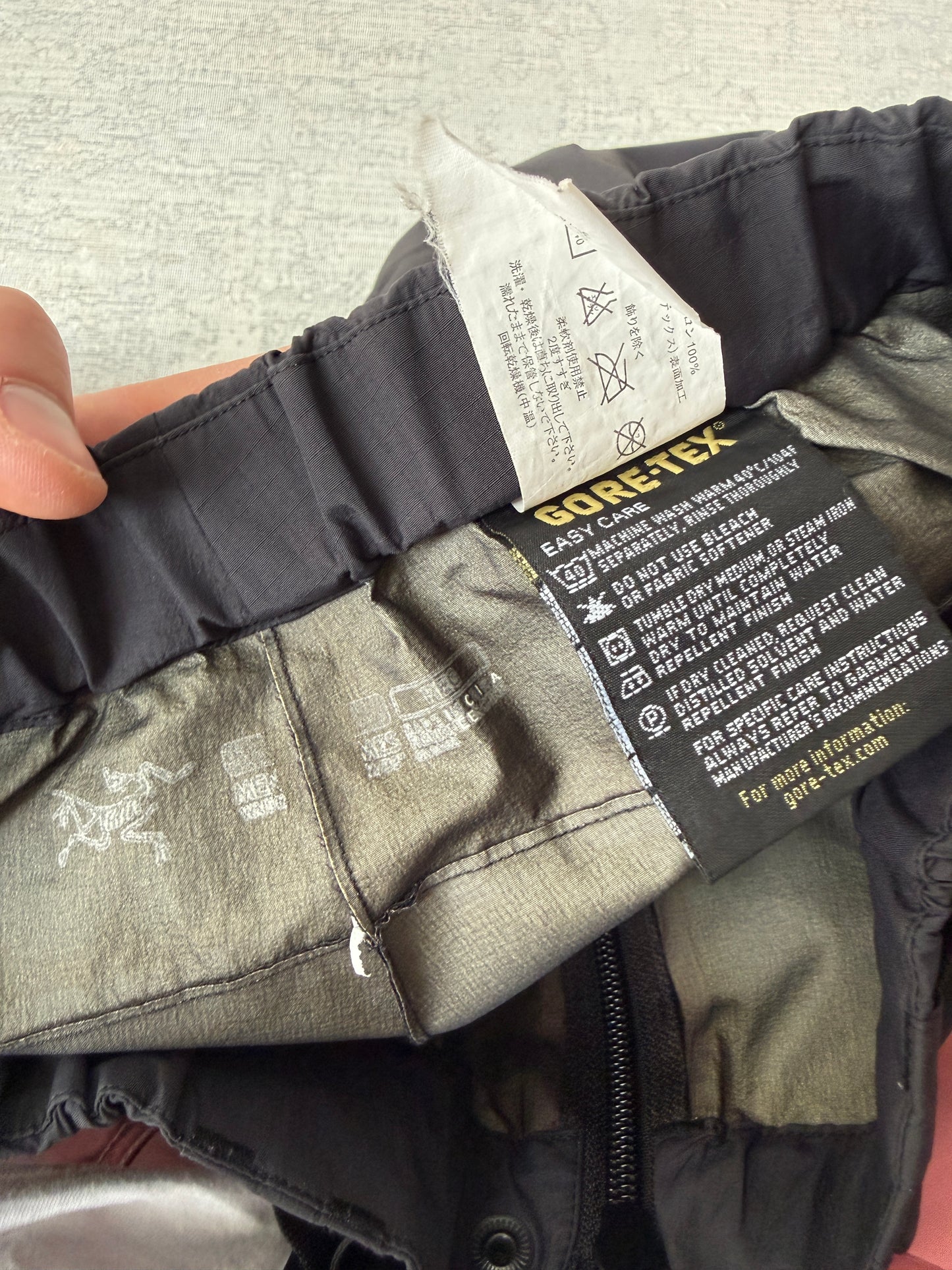 Arc’teryx PRO Gore-Tex Waterproof Shell Pants (M)