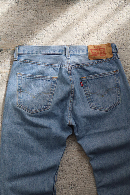Levi’s 501 Washed Blue Jeans (W30 L30)