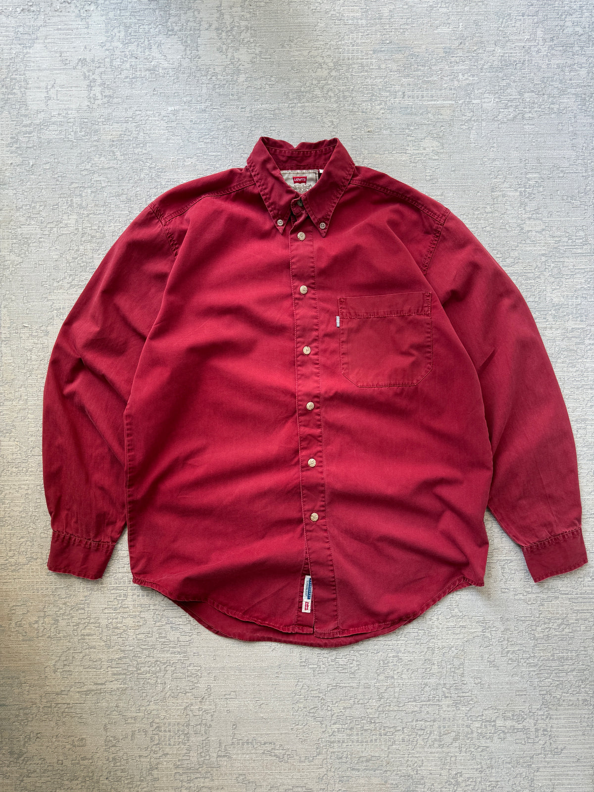 Vintage Levi’s Button-Down Shirt – Faded Red (S)