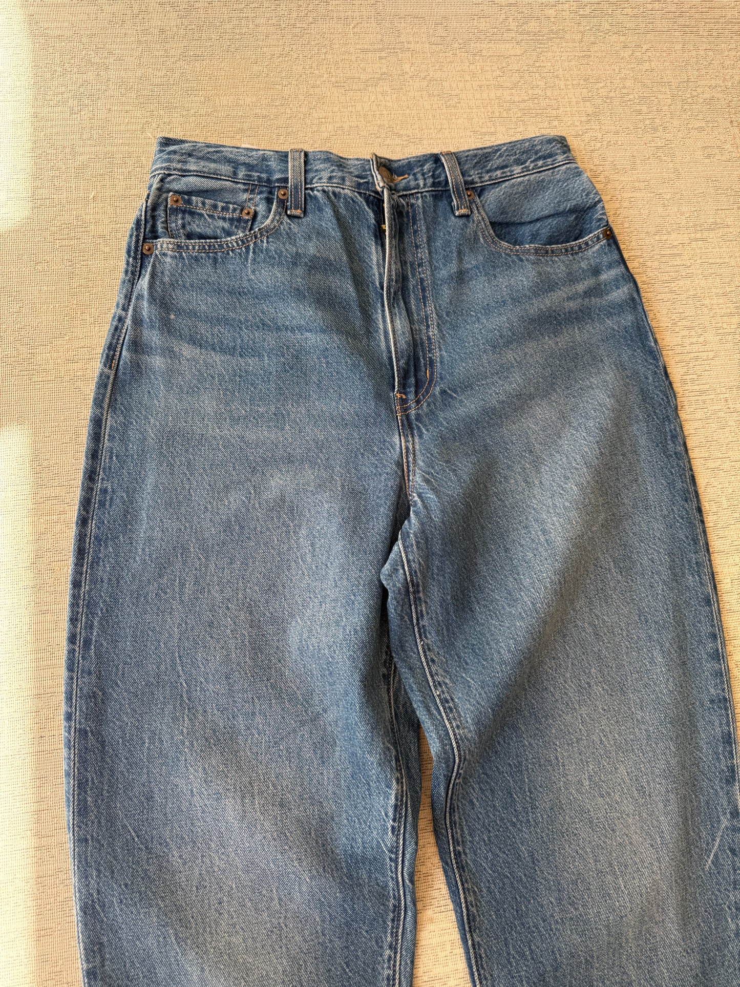 Levi’s High Loose Taper Jeans (Women’s W29)