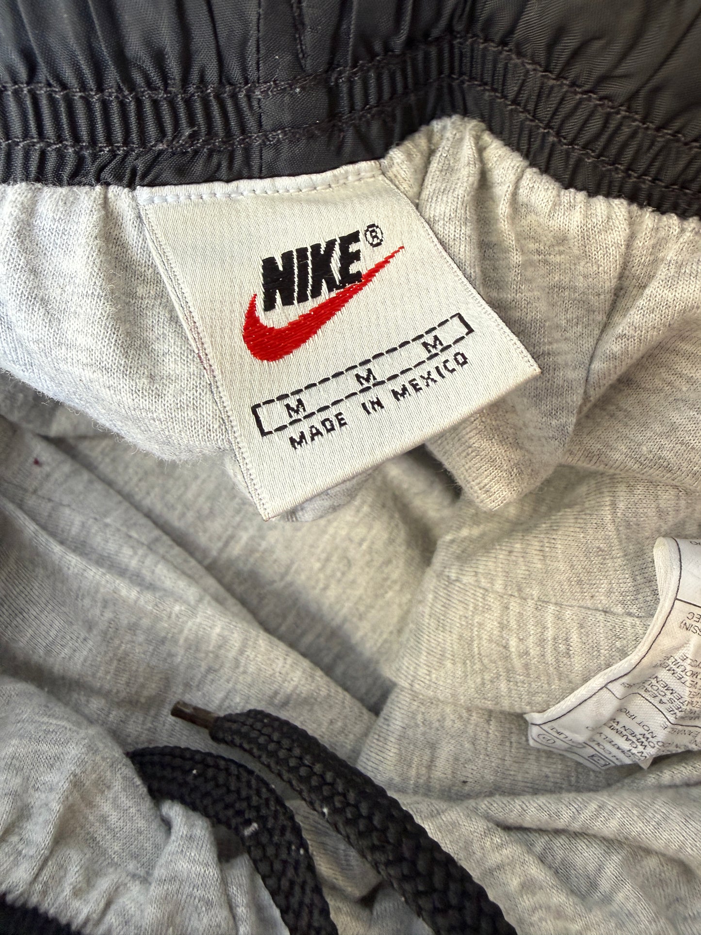 Nike Retro Track Pant (M)