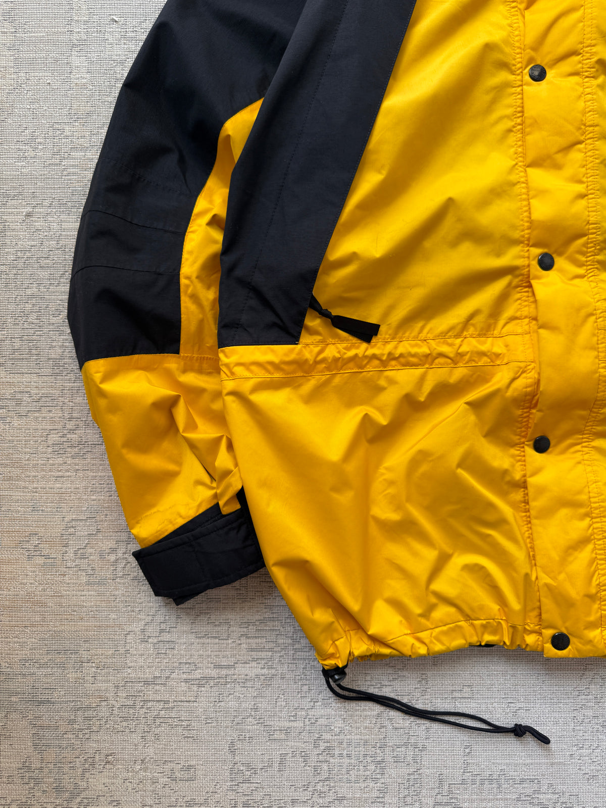 Vintage 90s The North Face Mountain Light GORE-TEX Jacket – Yellow/Black (L)