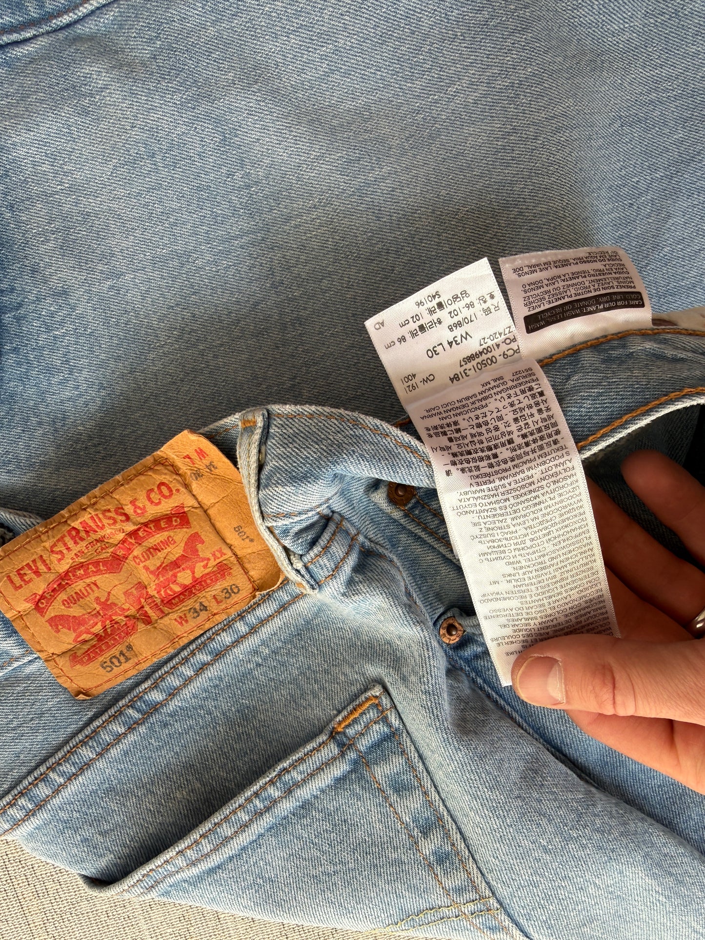 Levi’s 501 Washed Blue Jeans (W34 L30)